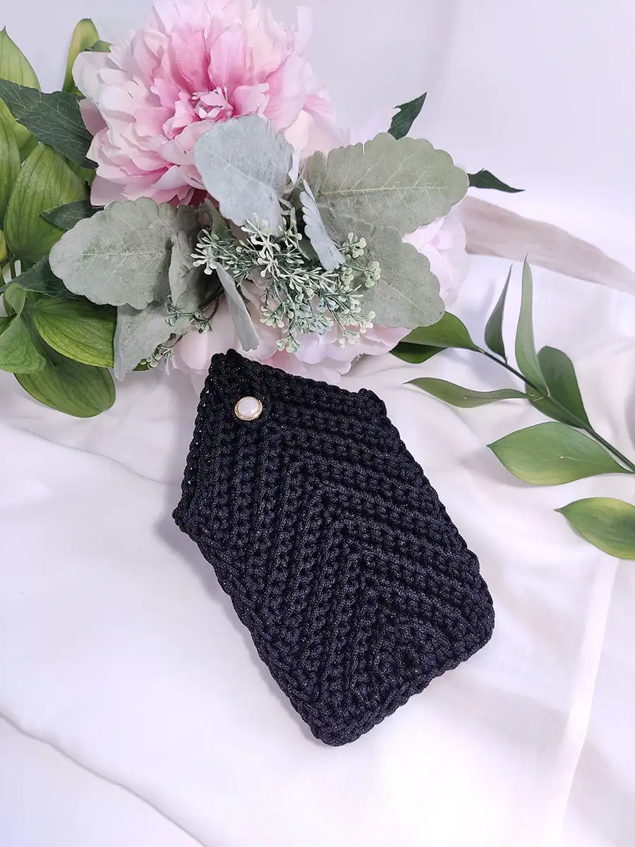 Θήκη γυαλιών ή κινητού τριγωνική μαύρη