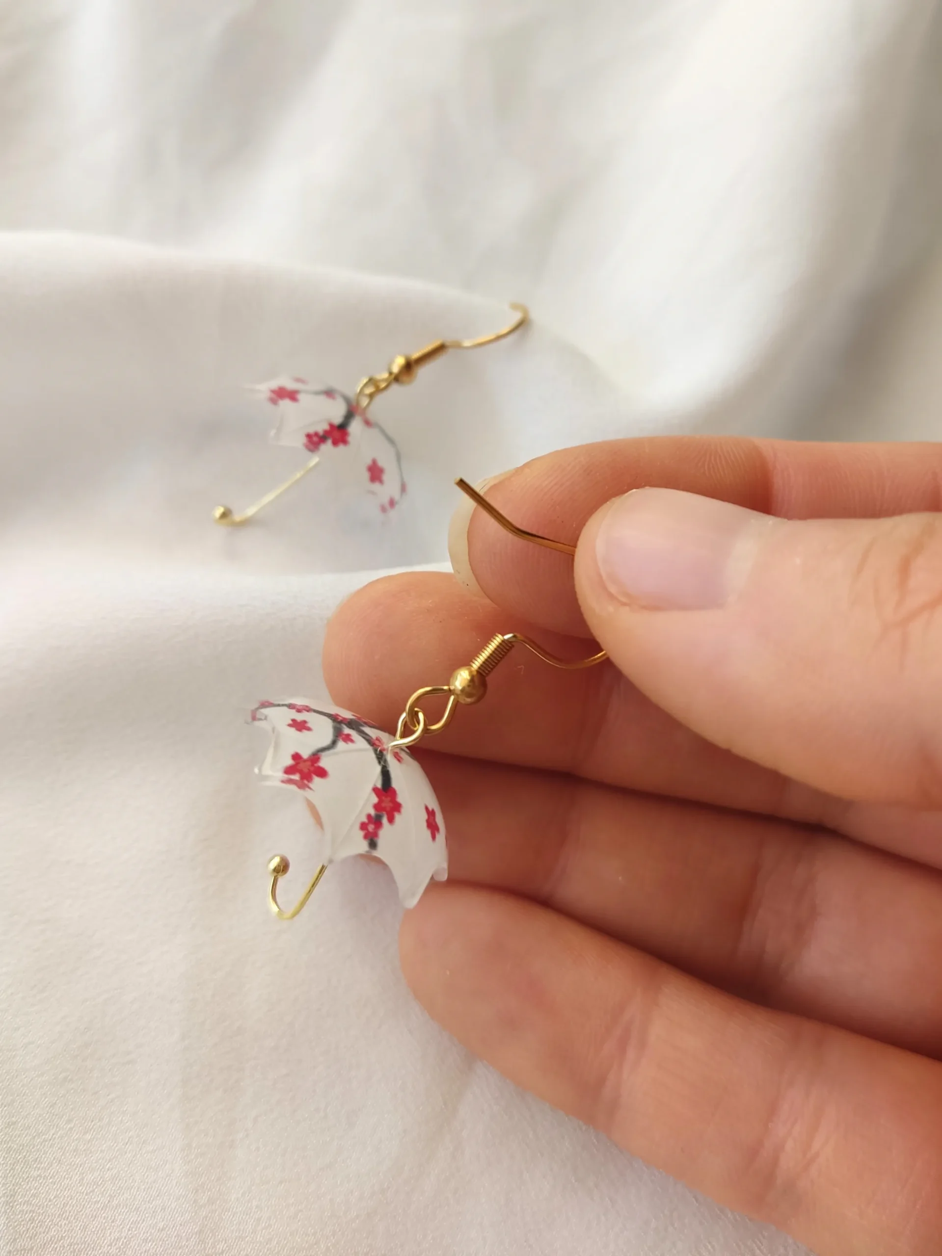 Σκουλαρίκια ατσάλινα κρεμαστά από ρητίνη ομπρέλες