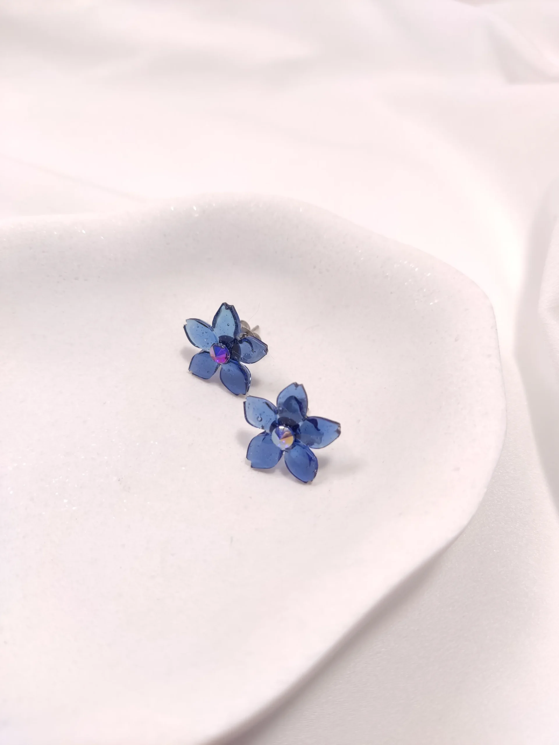 Σκουλαρίκια ατσάλινα καρφάκια από υγρό γυαλί λουλούδι