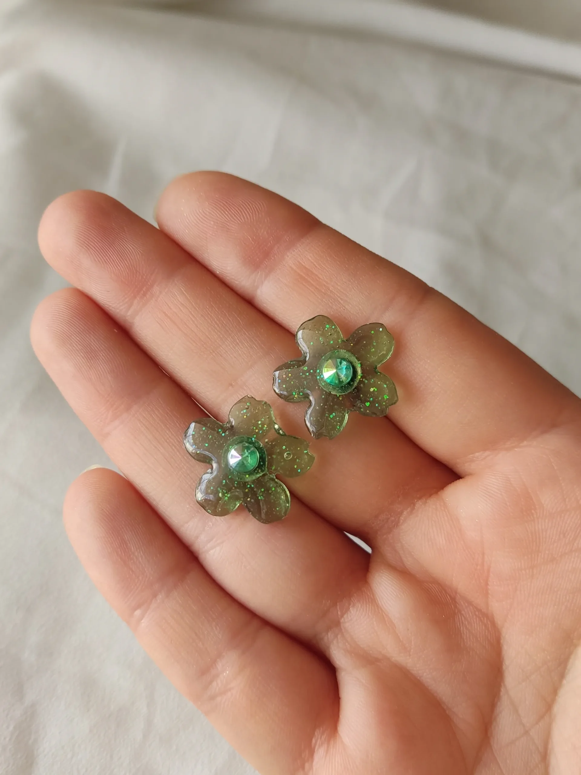 Σκουλαρίκια ατσάλινα καρφάκια από υγρό γυαλί λουλούδι