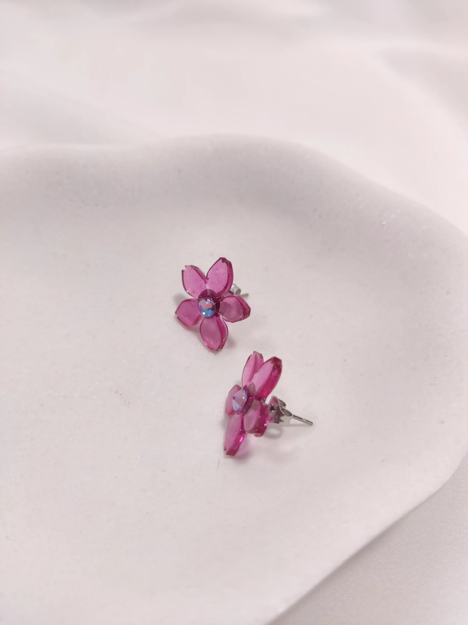 Σκουλαρίκια ατσάλινα καρφάκια από υγρό γυαλί λουλούδι