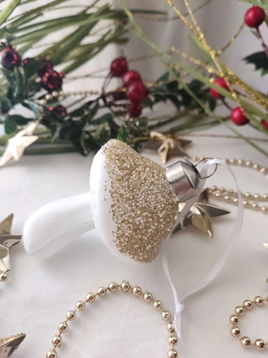 XMAS24-0023 (2) Χριστουγεννιάτικο Γυάλινο Στολίδι Μανιτάρι με Χρυσό Glitter & Λευκή Αμμοβολή 6εκ | CHRISARTI