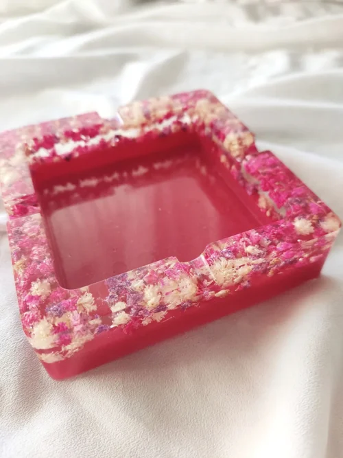 Τασάκι τετράγωνο ροζ με ανθάκια γυψοφίλης