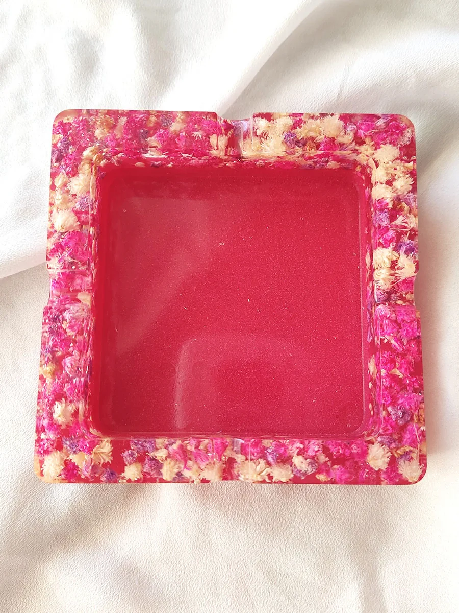 Τασάκι τετράγωνο ροζ με ανθάκια γυψοφίλης