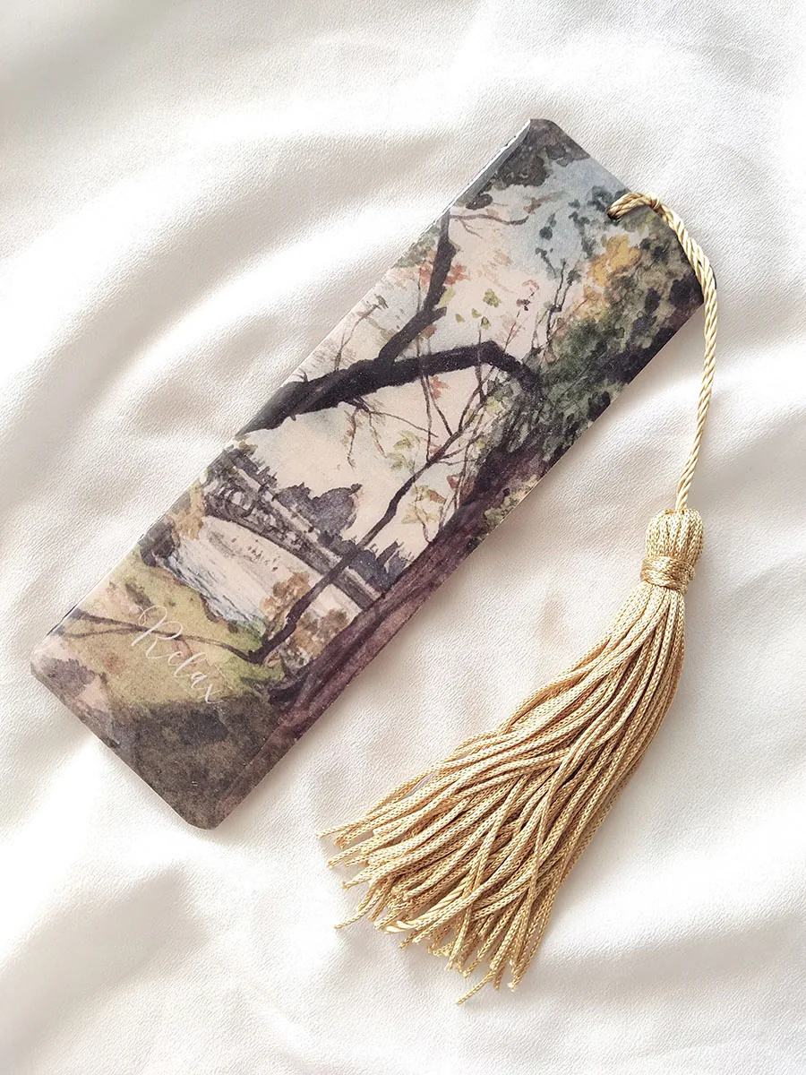 Σελιδοδείκτης ξύλινος τοπίο με δέντρα & λίμνη