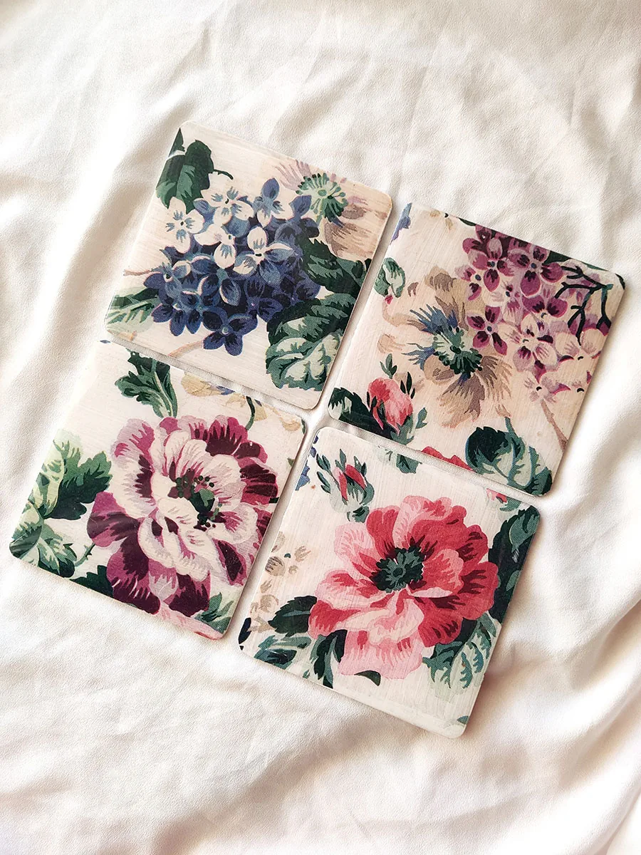 Σουβέρ ξύλινα λουλούδια σετ 4 τμχ