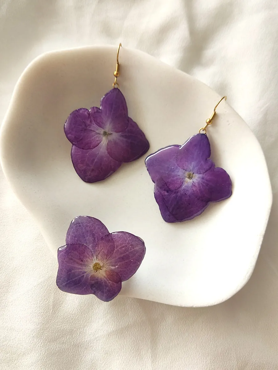 Σκουλαρίκια Ατσάλινα Κρεμαστά με Αληθινά Άνθη Μοβ Ορτανσίας | Blossom Jewelry Collection | CHRISARTI