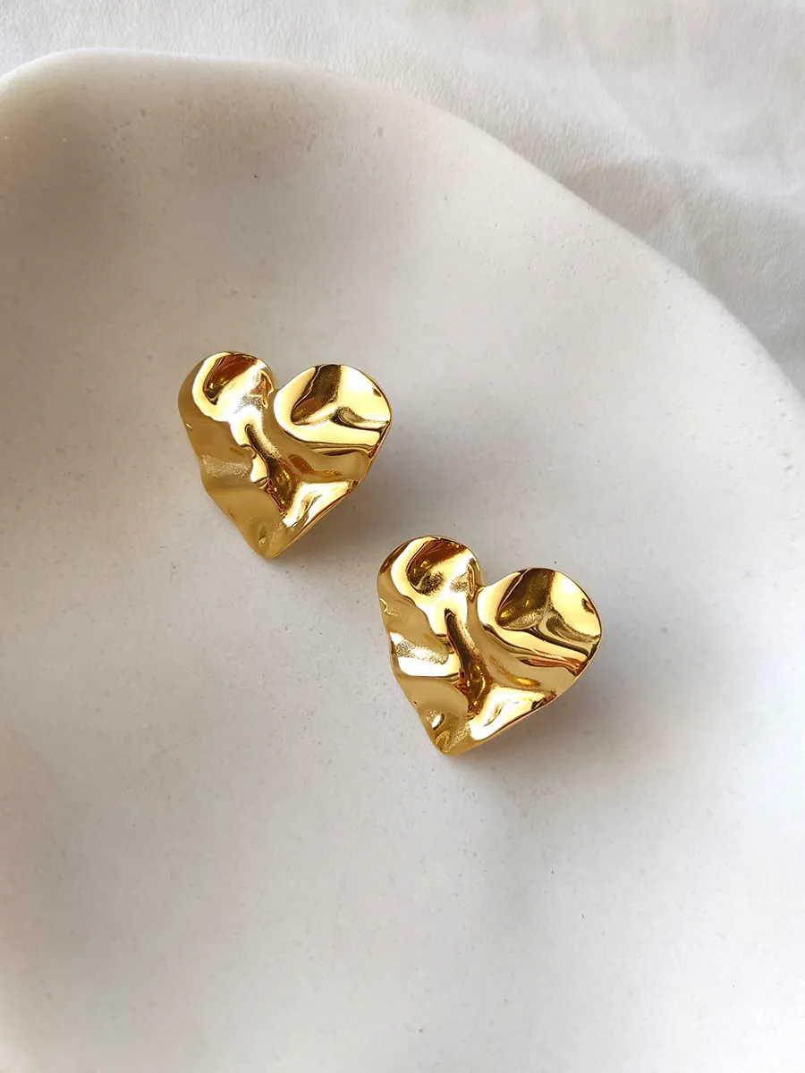 Σκουλαρίκια ατσάλινα καρφάκια χρυσές καρδιές