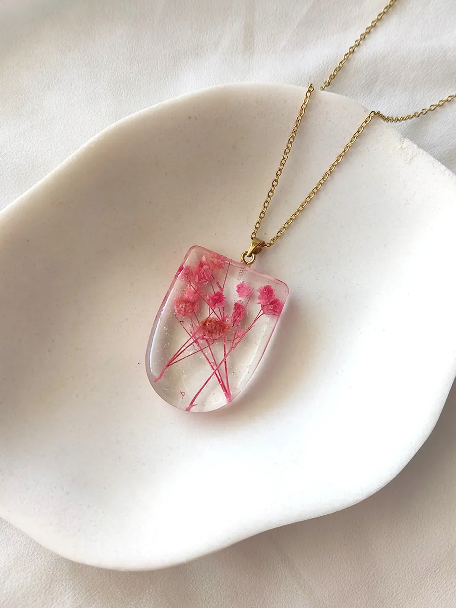 BL_NECKLACES-0018-2 Μενταγιόν με αληθινά άνθη ροζ γυψοφίλης - 2 σχήματα | Blossom Jewelry Collection