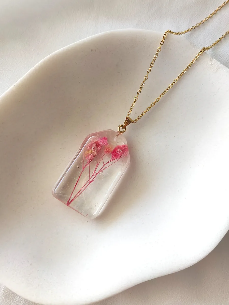 BL_NECKLACES-0018-1 Μενταγιόν με αληθινά άνθη ροζ γυψοφίλης - 2 σχήματα | Blossom Jewelry Collection