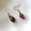BL_EARRINGS-0009 (1) Σκουλαρίκια ατσάλινα κρεμαστά με αληθινά μπουμπούκια τριαντάφυλλου | Blossom Jewelry Collection