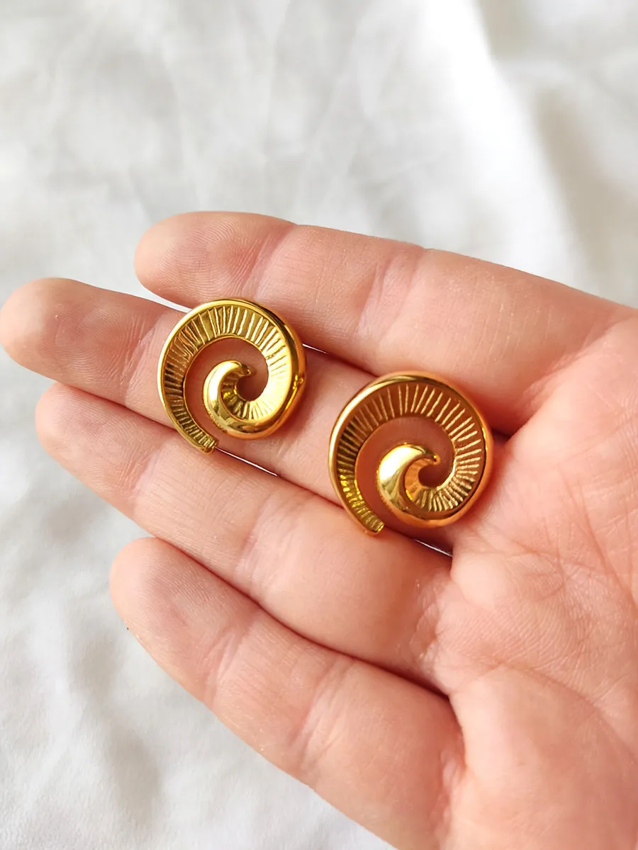 EARRINGKRF-0043 Σκουλαρίκια ατσάλινα καρφάκια στριφογυριστά χρυσά