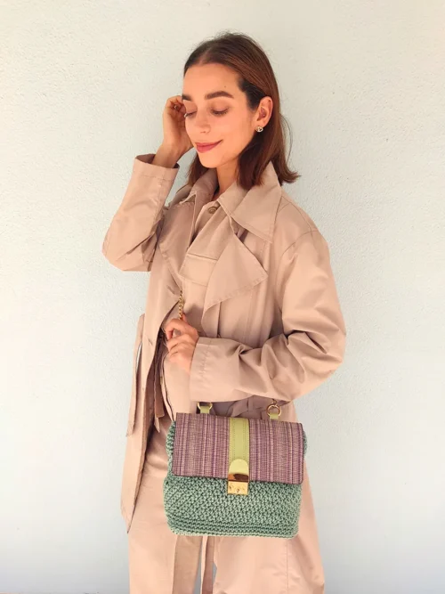 BAG-0028 (1) Πλεκτή Τσάντα Ώμου σε Βεραμάν Χρώμα με Χρυσή Αλυσίδα και Δίχρωμο Καπάκι από Δερματίνη | CHRISARTI