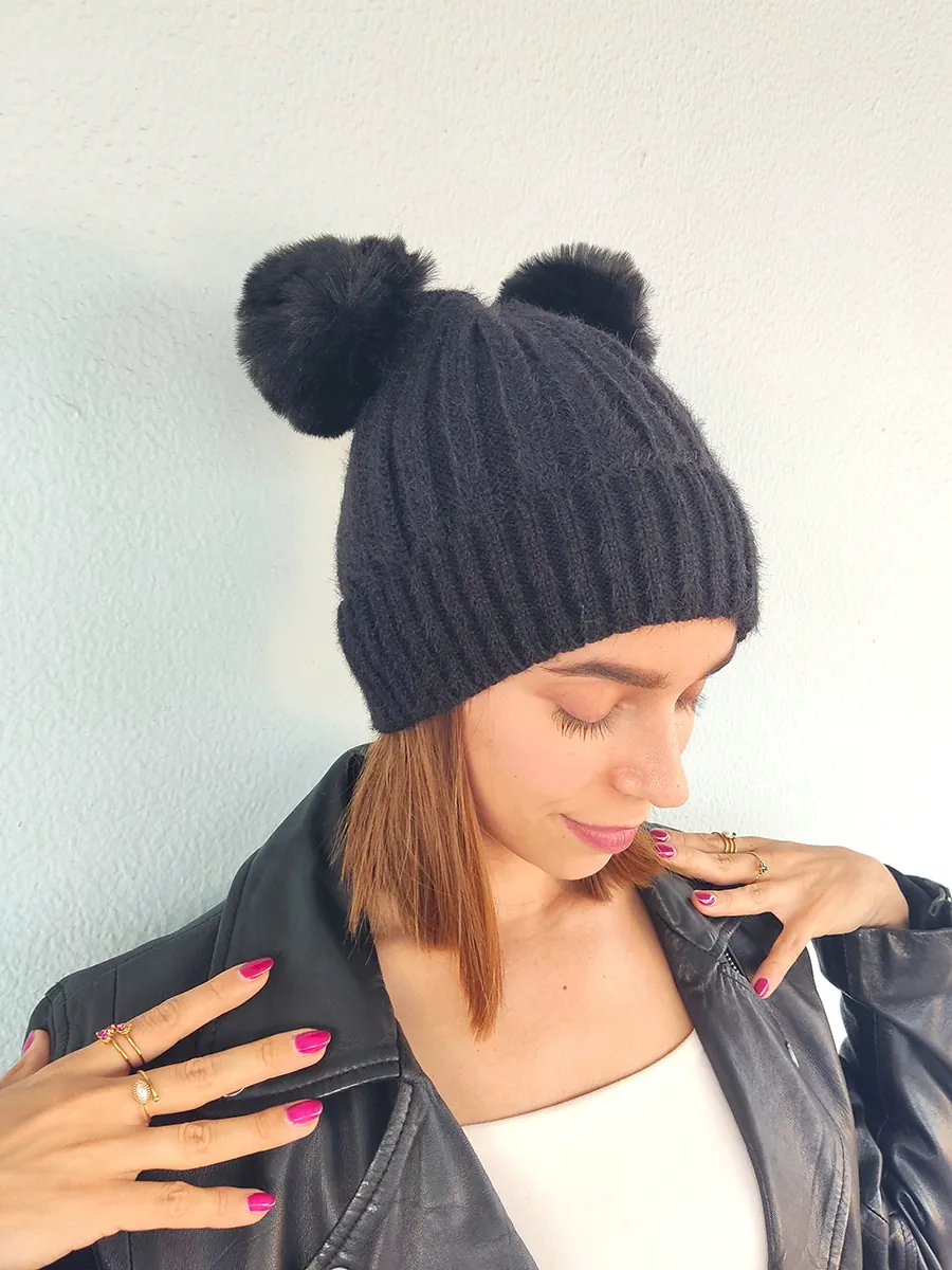 Μονόχρωμο Σκουφί με Δύο Φούντες και Επένδυση – 3 αποχρώσεις | CHRISARTI