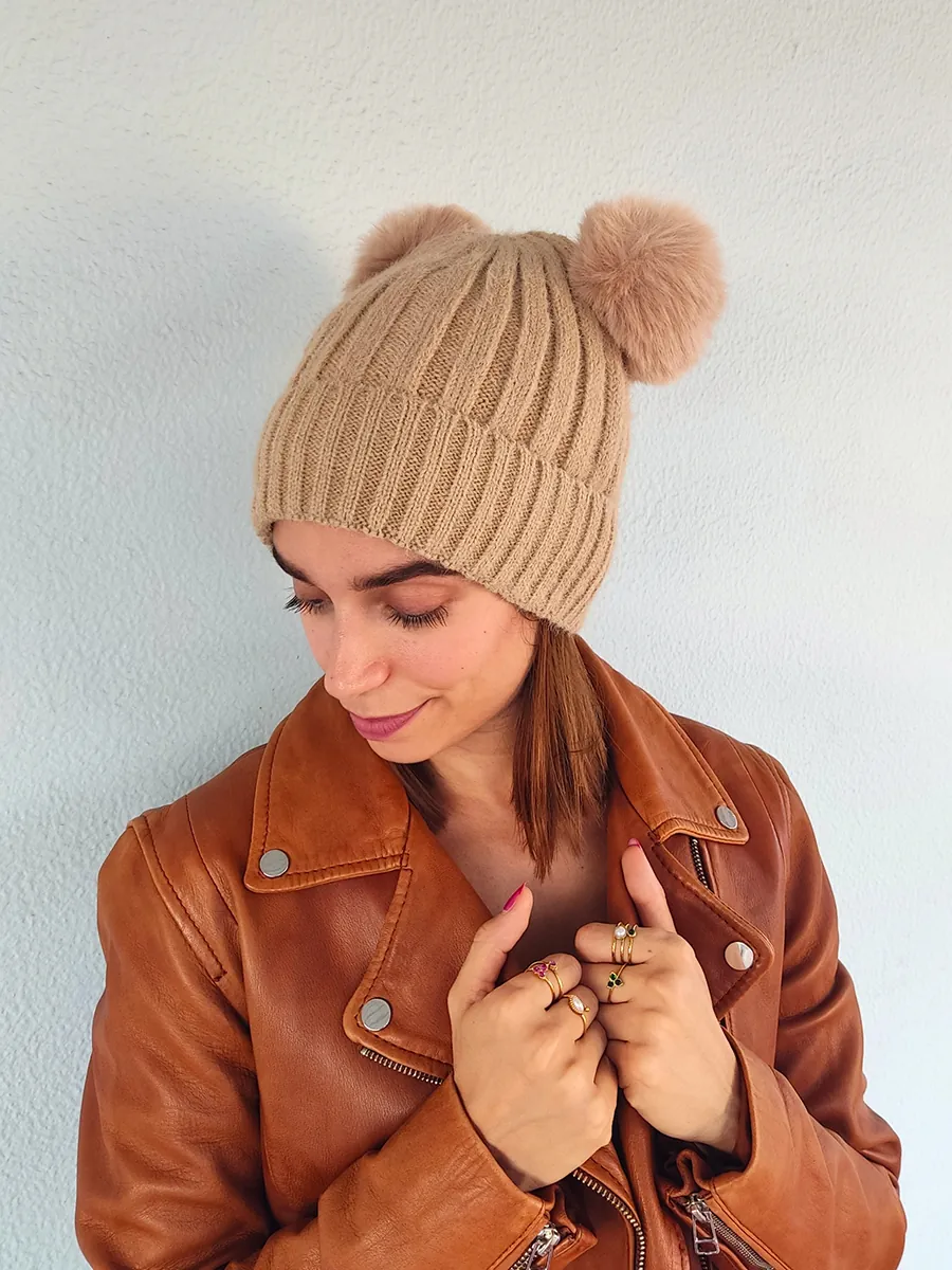 Μονόχρωμο Σκουφί με Δύο Φούντες και Επένδυση – 3 αποχρώσεις | CHRISARTI