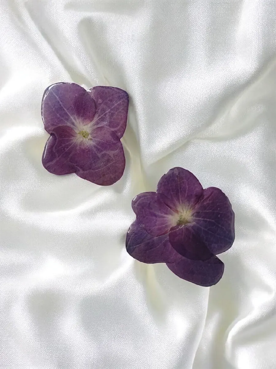 Χειροποίητα Ατσάλινα Σκουλαρίκια με Μοβ Άνθη Ορτανσίας | CHRISARTI Blossom Jewelry Collection