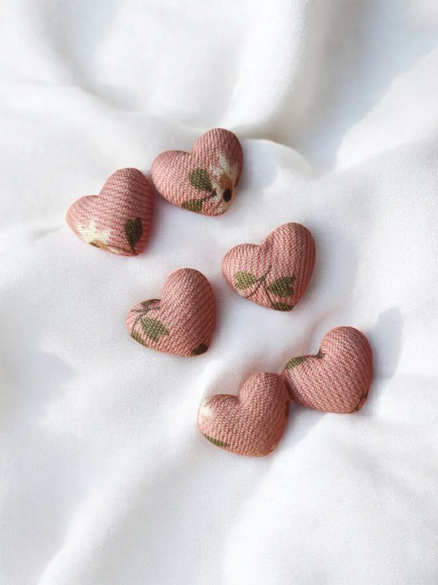 Σκουλαρίκια ατσάλινα καρφάκια υφασμάτινη καρδιά ροζ