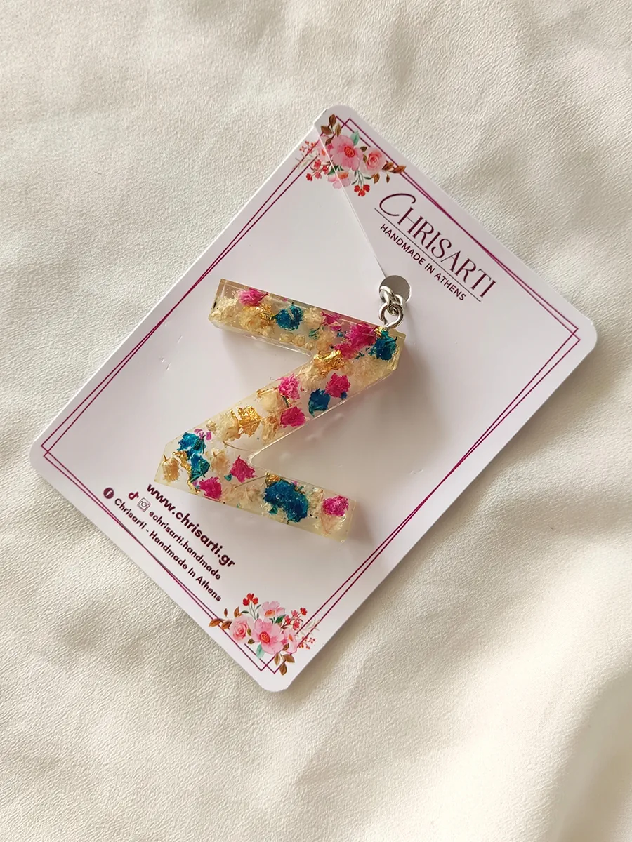 Χειροποίητο Μπρελόκ από Υγρό Γυαλί με Λουλούδια Ροζ, Μπλε & Λευκής Γυψοφίλης - Μονόγραμμα | CHRISARTI