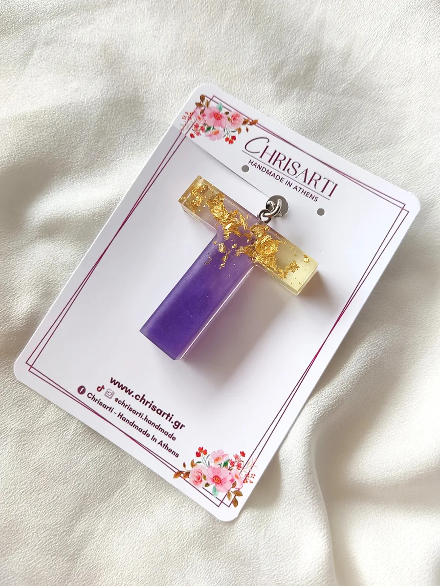 KEYCHAIN-0020 (5) Χειροποίητο Μπρελόκ από Υγρό Γυαλί σε Μοβ Απόχρωση με Φύλλα Χρυσού – Μονόγραμμα | CHRISARTI