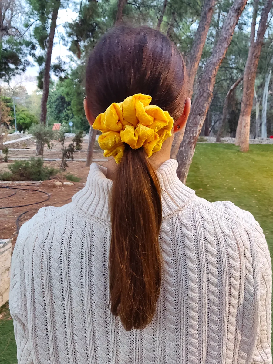 Scrunchie Λάστιχο μαλλιών βελούδινο κίτρινο Large