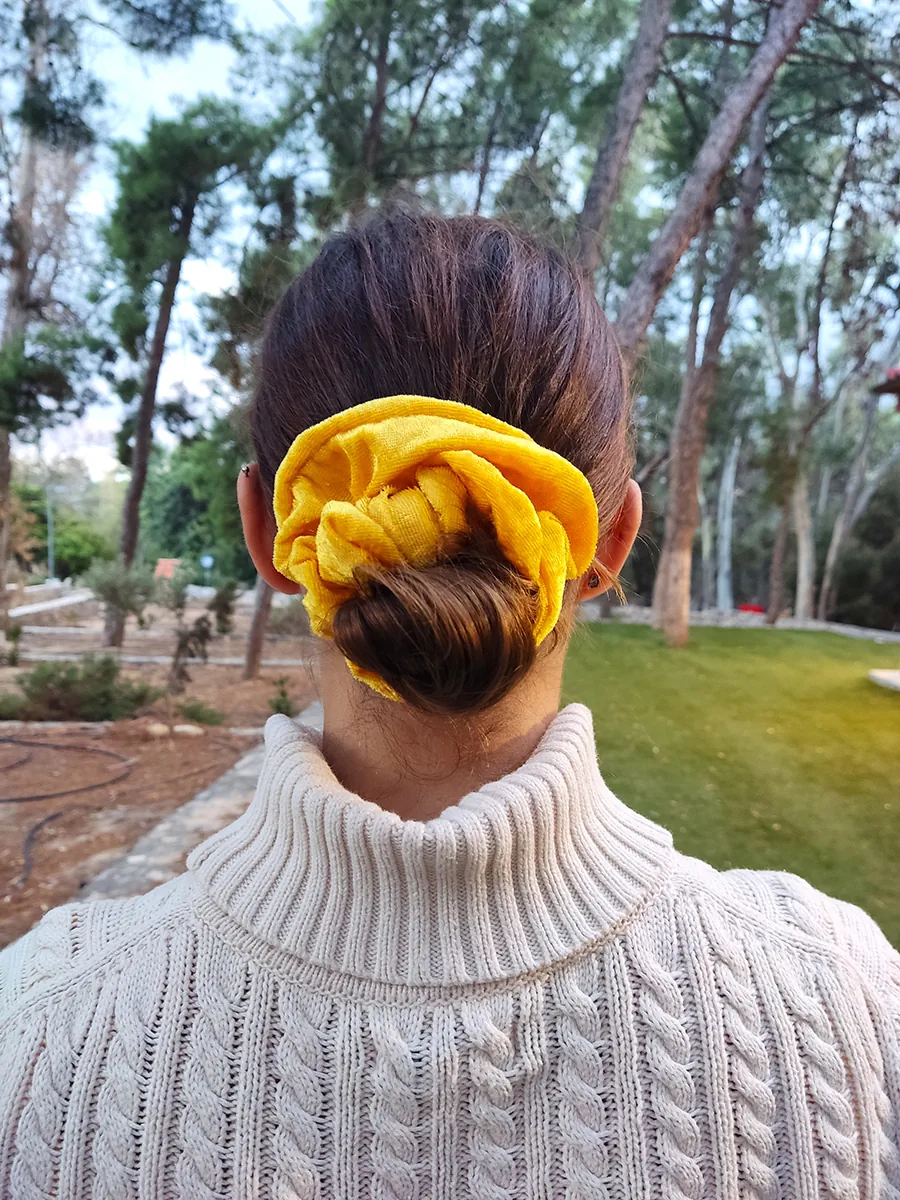 Scrunchie Λάστιχο μαλλιών βελούδινο κίτρινο Large