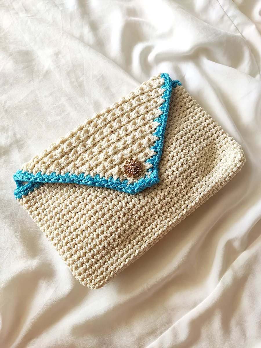 Χειροποίητος Πλεκτός Φάκελος Χειρός σε Κρεμ-Γαλάζιο