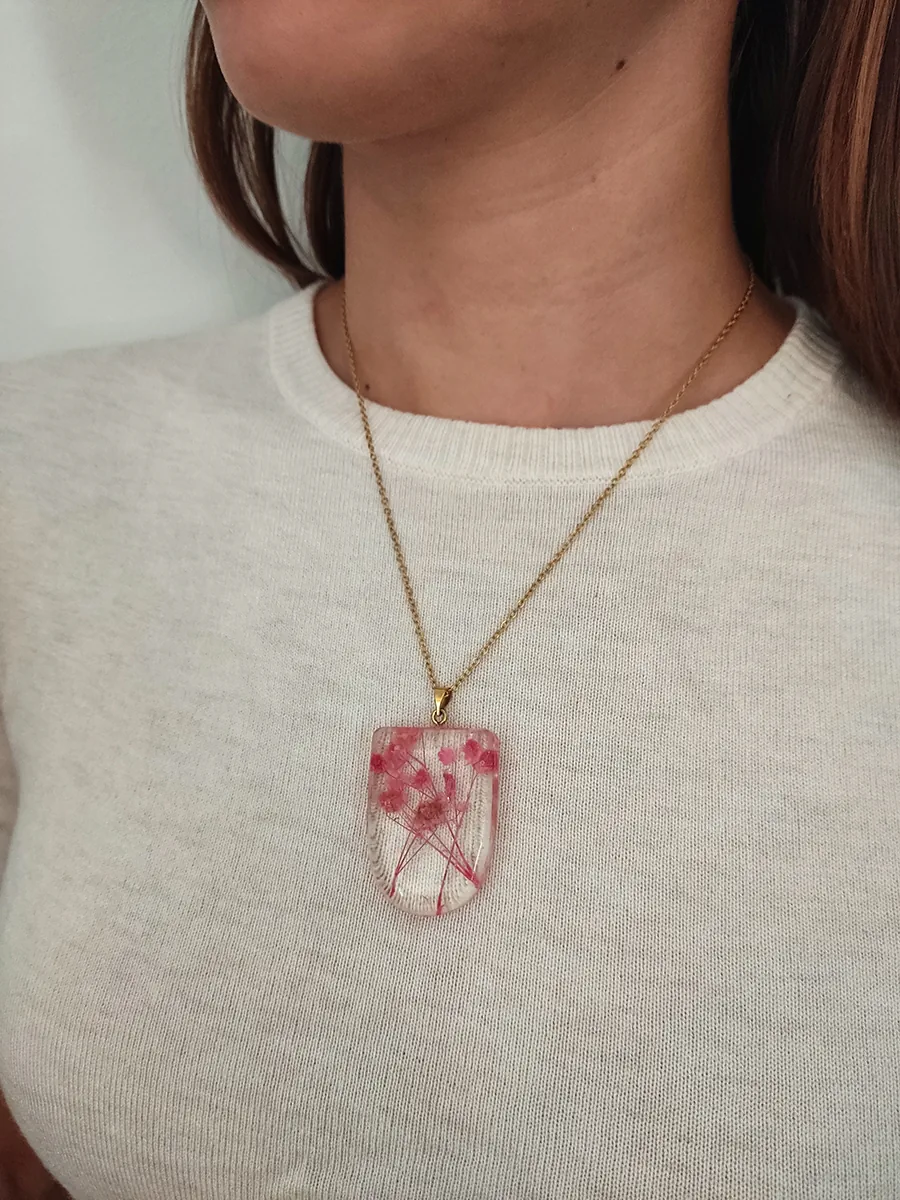 BL_NECKLACES-0018-2 Μενταγιόν με αληθινά άνθη ροζ γυψοφίλης - 2 σχήματα | Blossom Jewelry Collection