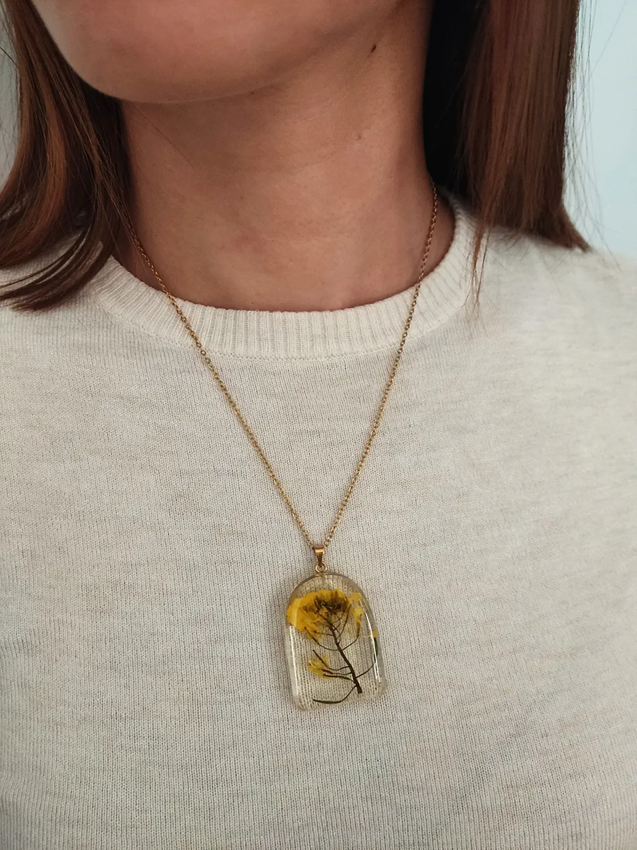 Μενταγιόν με αληθινά κίτρινα αγριολούλουδα | Blossom Jewelry Collection