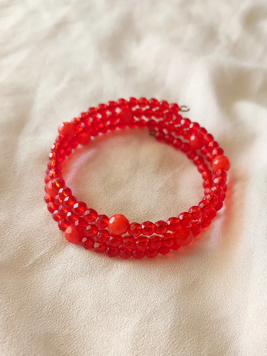 Χειροποίητο Ατσάλινο Βραχιόλι με Κόκκινες Χάντρες από Αχάτη και Κρύσταλλα | CHRISARTI
