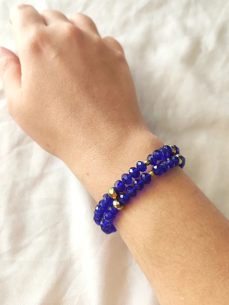 Χειροποίητο Ατσάλινο Βραχιόλι με Μπλε Κρυστάλλινες Χάντρες και Χρυσές Λεπτομέρειες | CHRISARTI