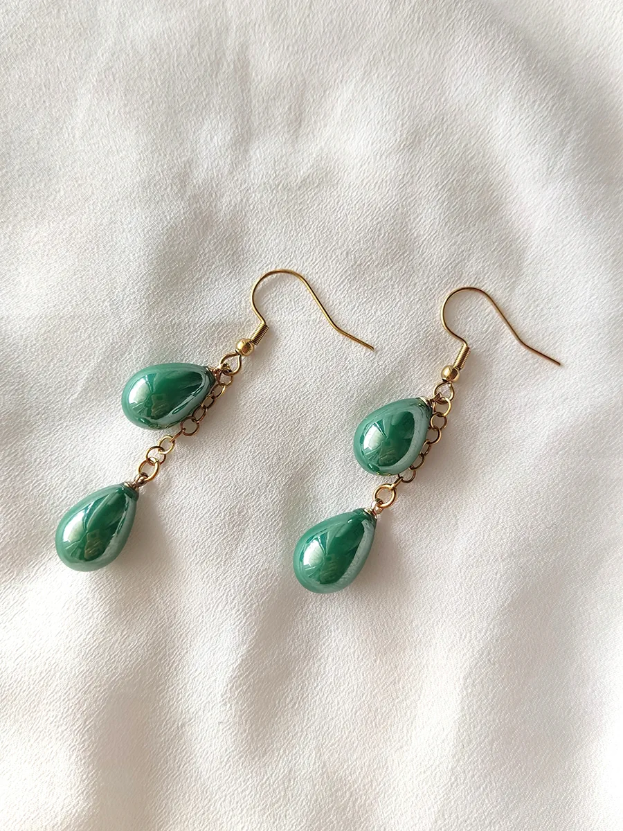 Χειροποίητα Κρεμαστά Ατσάλινα Σκουλαρίκια με Πράσινα Δάκρυα και Ασύμμετρες Αλυσίδες | CHRISARTI