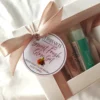 GIFTSET-0002 (1) Sweet Fresh Glow Set | 2 Lip Balms, Χειροποίητο Σαπούνι & Πετσέτα Προσώπου | CHRISARTI