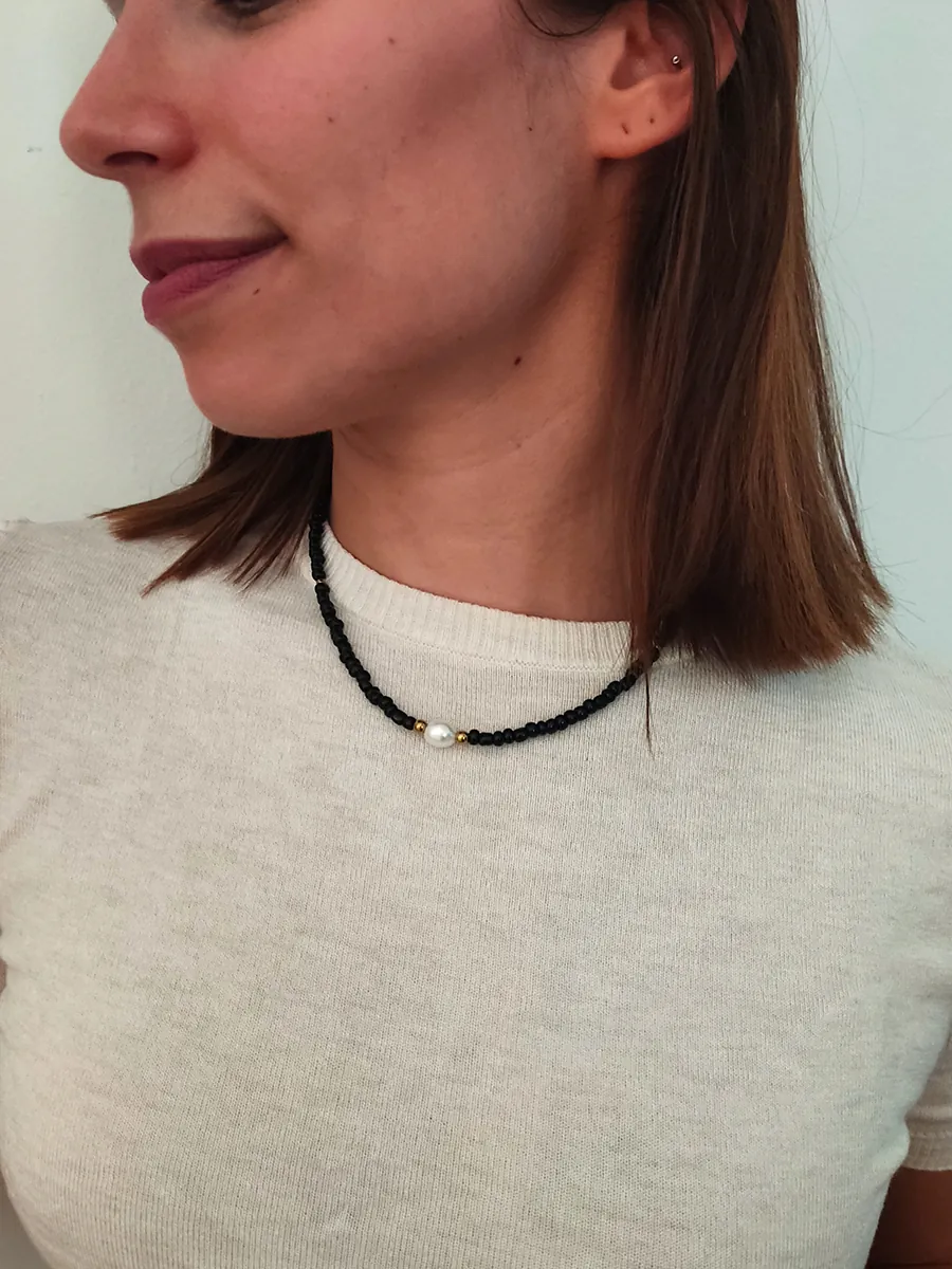 Χειροποίητο Κολιέ με Γυάλινες Χάντρες και Φυσικό Μαργαριτάρι Καλλιέργειας | CHRISARTI