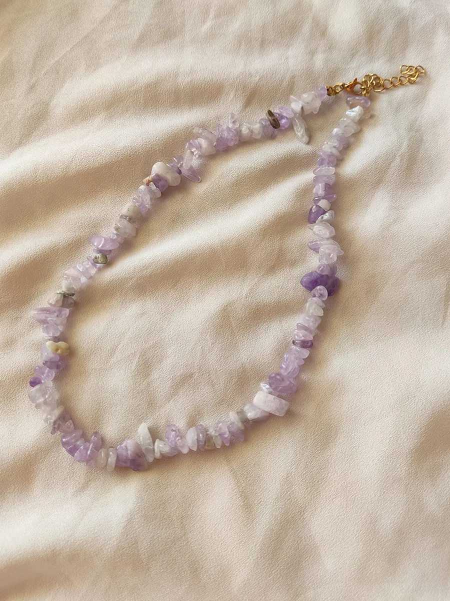 NECKLACE-0071 (2) Χειροποίητο Κολιέ με Τσιπς Αμέθυστου σε Λιλά Αποχρώσεις – 44εκ | CHRISARTI