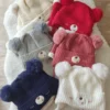 SETKIDSBEANIES&SCARVES-0002 (1) Παιδικό Σετ Σκουφί και Λαιμός με Σχέδιο Αρκουδάκι και Φούντες – Ζεστή και Γλυκιά Επιλογή | CHRISARTI