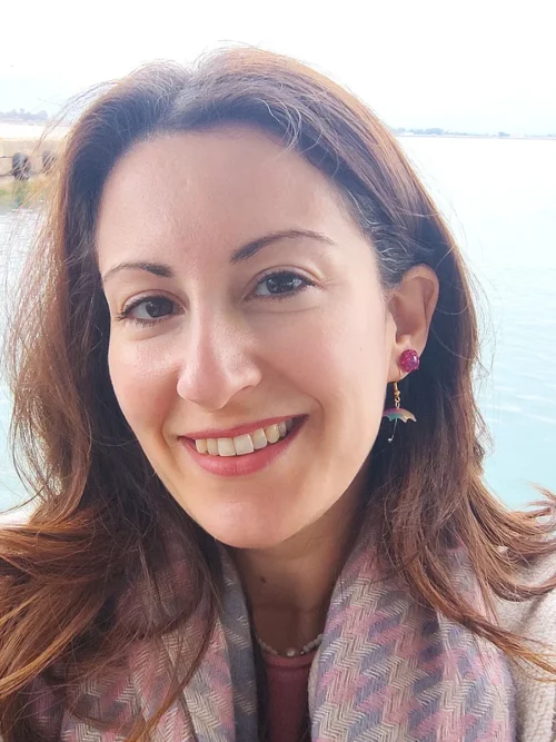 EARRINGKR-0022 Σκουλαρίκια καρφάκια από ροζ υγρό γυαλί με ροζ πετραδάκια – Ροζ & Ροζ