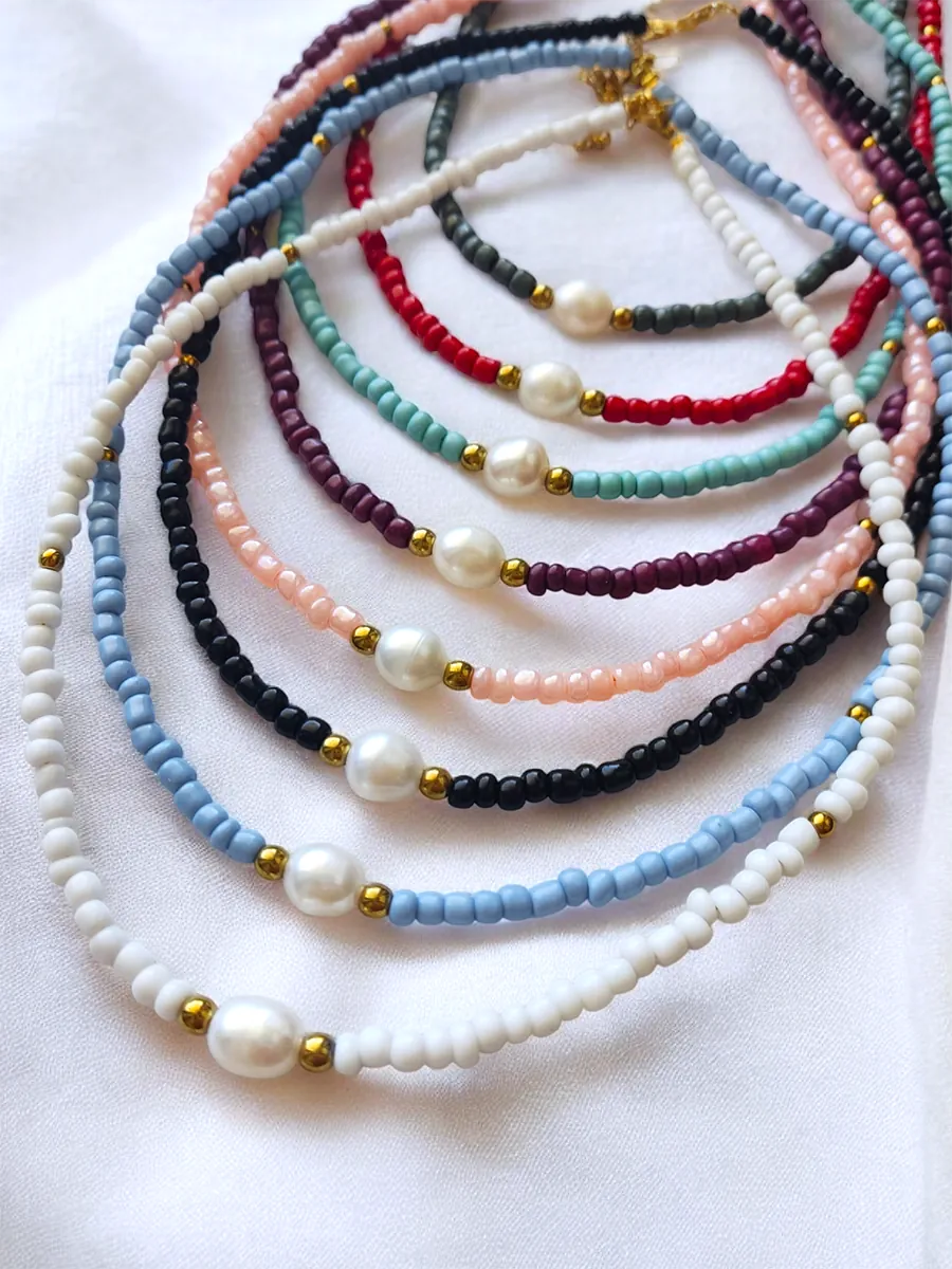 Χειροποίητο Κολιέ με Γυάλινες Χάντρες και Φυσικό Μαργαριτάρι Καλλιέργειας | CHRISARTI