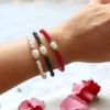 BRACELET-0043 Βραχιόλι με γυάλινες χάντρες και λευκό φυσικό μαργαριτάρι