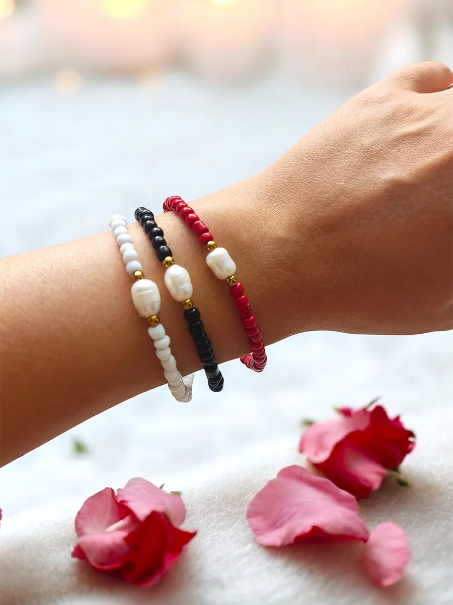 Βραχιόλι με γυάλινες χάντρες και λευκό φυσικό μαργαριτάρι