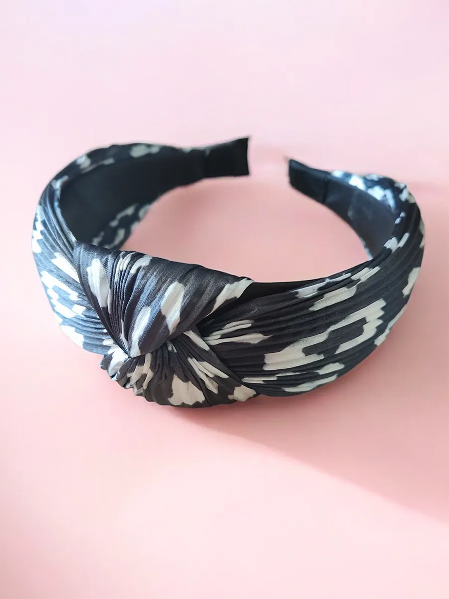 Στέκα μαλλιών μαύρη με animal print