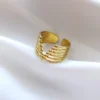 Ring Vera – Golden V