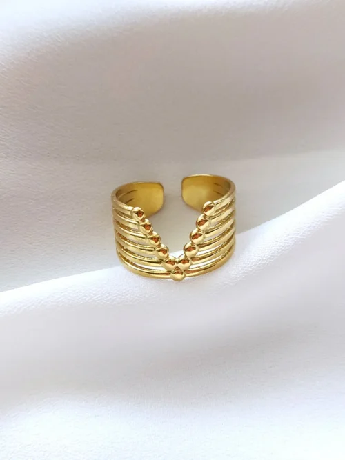 Ring Vera – Golden V