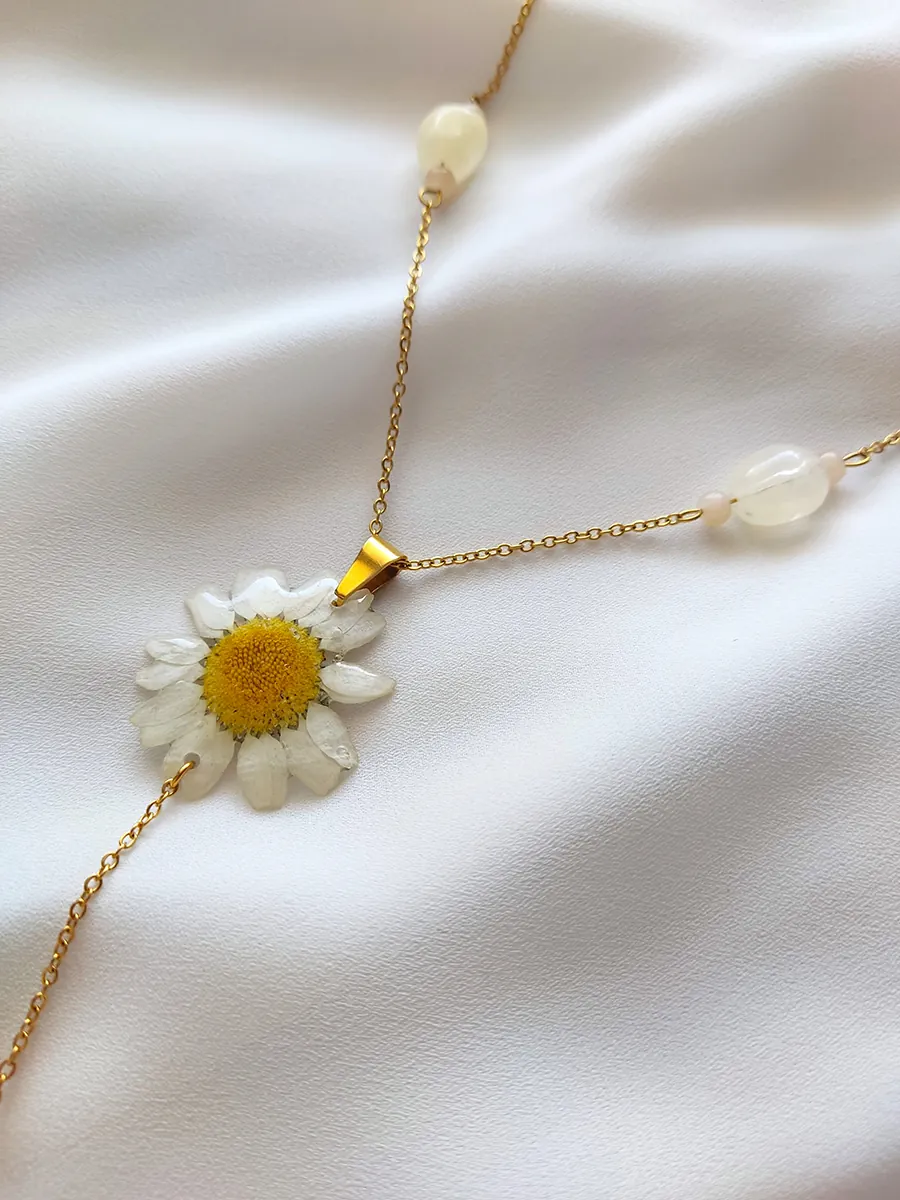 22 Necklace Maribel – Daisy Glow